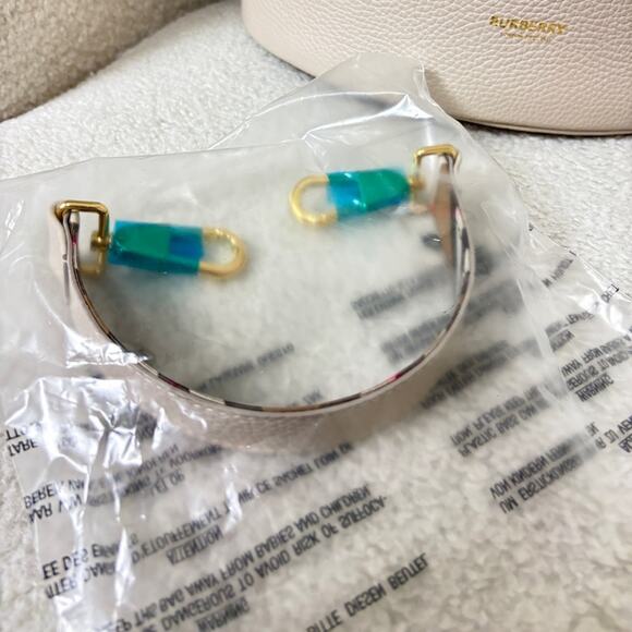 Burberry leather bucket bag large limestone - Picture 3 of 10